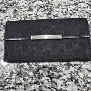 Black Gucci GG Wallet With Silver Hardware